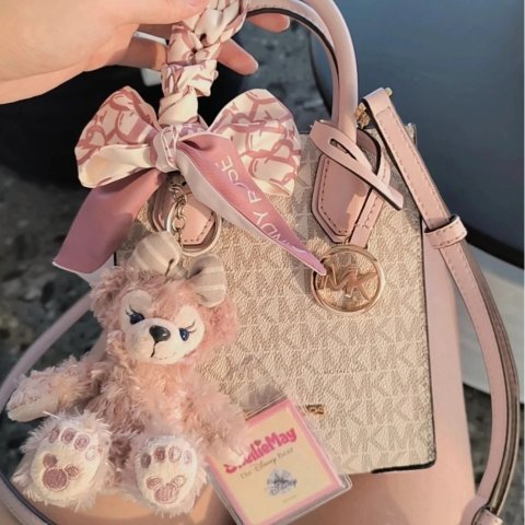 粉色琴谱包$176Michael Kors 亚马逊霸哥2.5折起 卡包捡漏$62