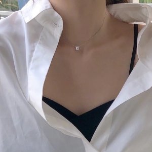 Swarovski官$150，折后$110方糖项链