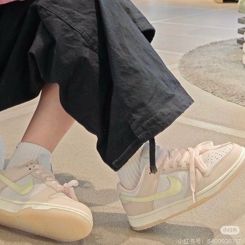 Dunk Low Retro 丝绒蝴蝶结