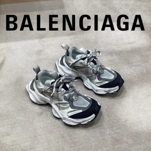 Balenciaga 全场3.7折起🔥黑超墨镜$302