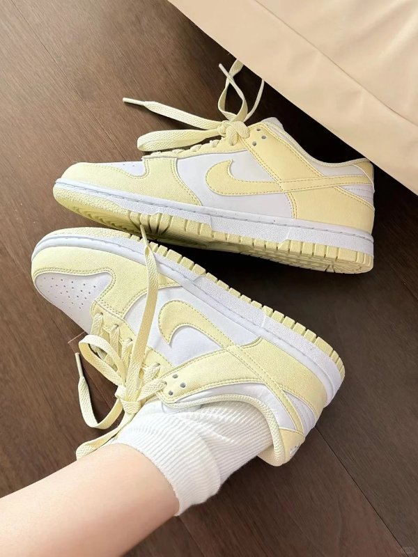 Dunk Low 奶黄包