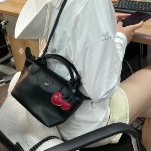 4折起+叠9折！还不冲？闪促！longchamp 通勤搭子👜 小号饺子包$174 水桶包$159