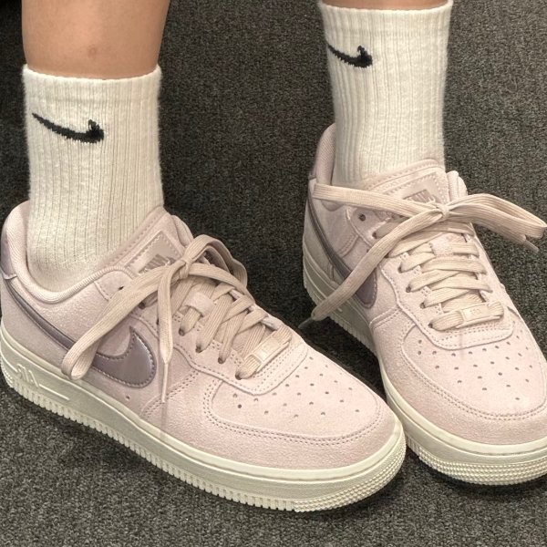  Air Force 1 紫粉麂皮