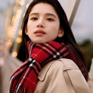 Burberry 大牌降价 新款卡包$370、格纹衬衫$695