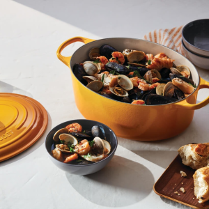 Le Creuset 酷彩 花蜜黄限时7折 经典珐琅工艺 温暖你的餐桌