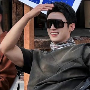 OAKLEY 价格也是让 Amazon 打下来啦！