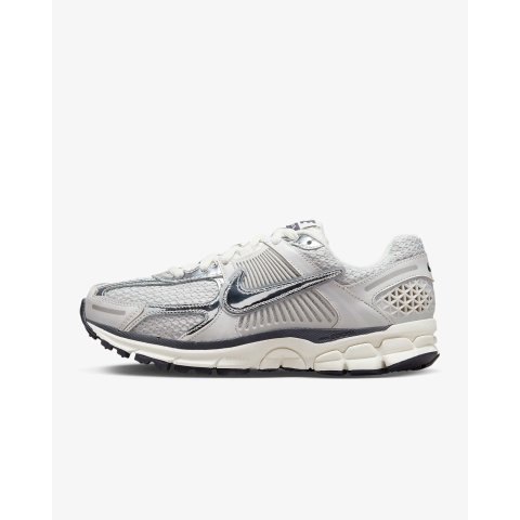 NikeZoom Vomero 5 运动鞋
