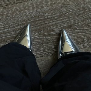 凉鞋史低$32(原$239)Tony Bianco 宝藏美鞋1.6折起+额外8折！超绝清仓