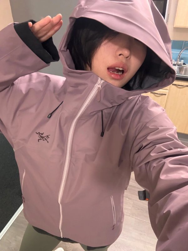 Beta 星际紫 冲锋衣