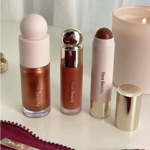 Rare Beauty 5.4折起！白女超爱用美妆品牌✨液体腮红$17