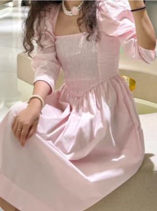泡泡袖连衣裙