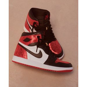 Nike四十周年特别配色黑红脚趾 AJ1