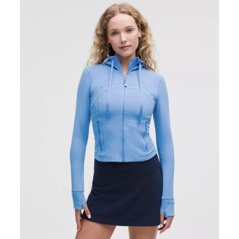 Define 泳池蓝连帽