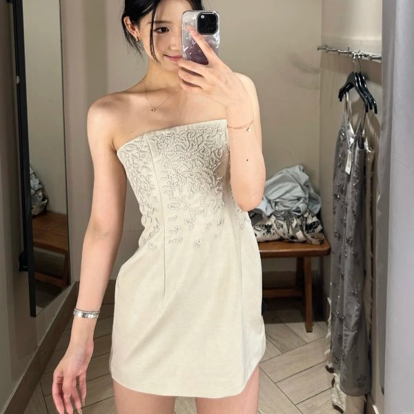  女士浅米色裹胸连衣裙