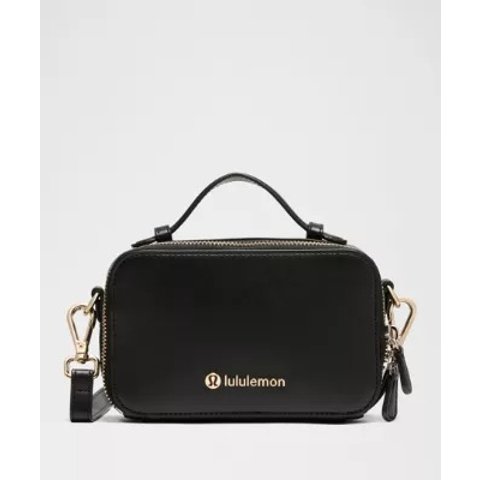 Leather Alternative 相机斜挎包