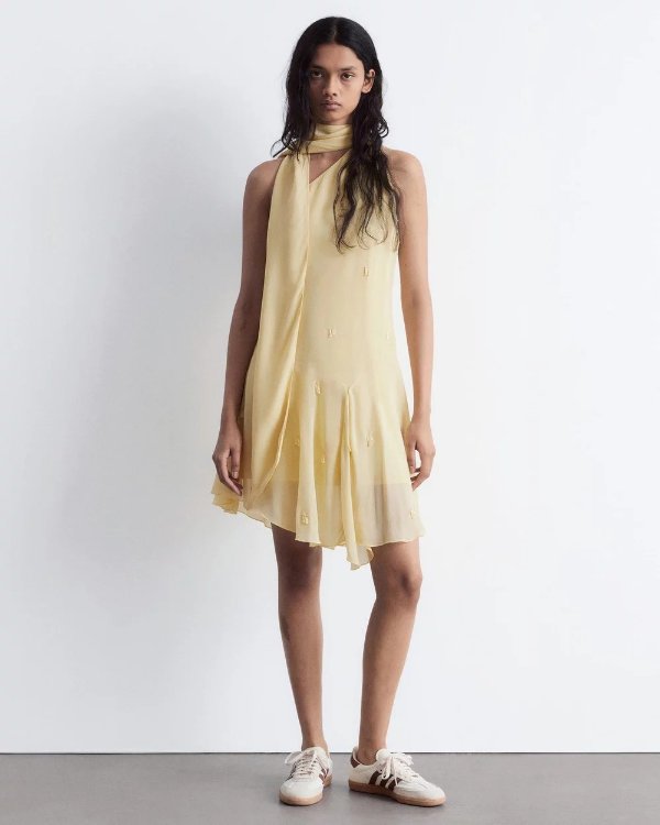 围脖飘带连衣裙