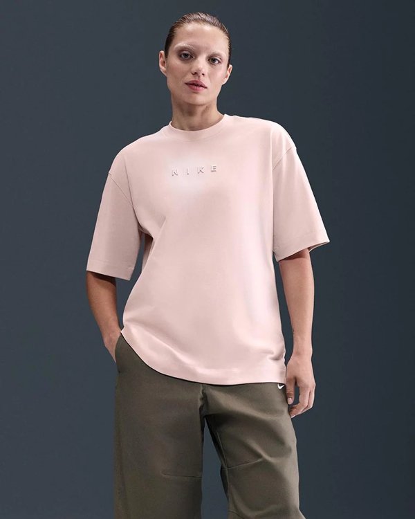 Sportswear Luxe 短袖T恤