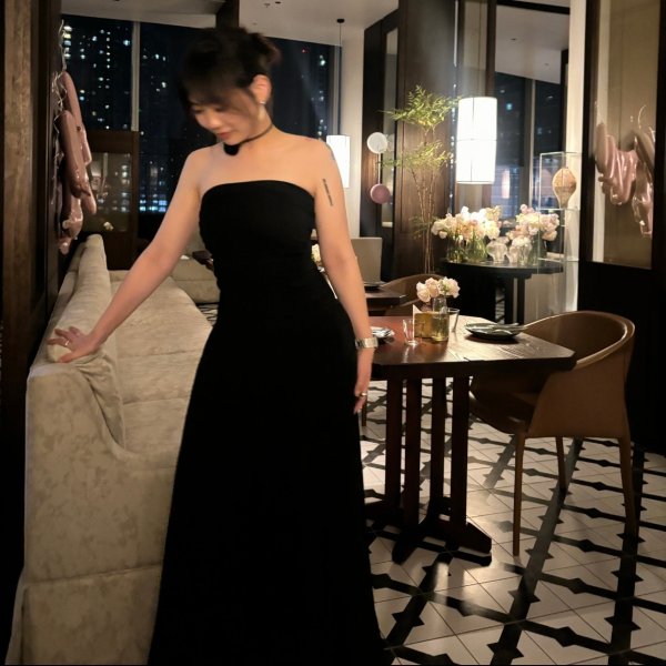 Helena 黑色抹胸长裙