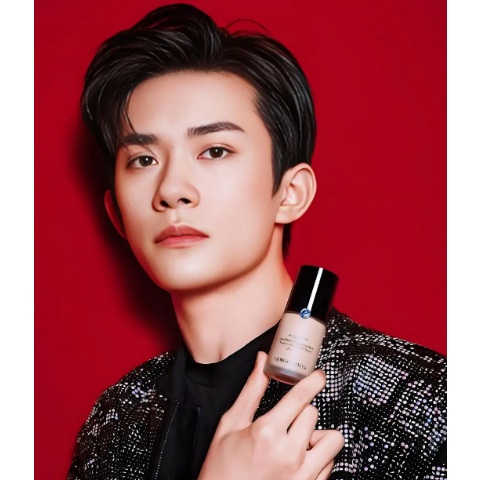 LSF丝质亮丽粉底液