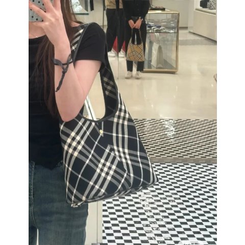 小号格纹单肩包