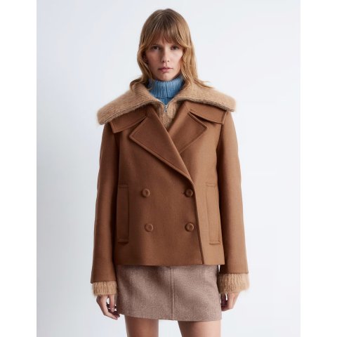 棕色短款羊毛外套
