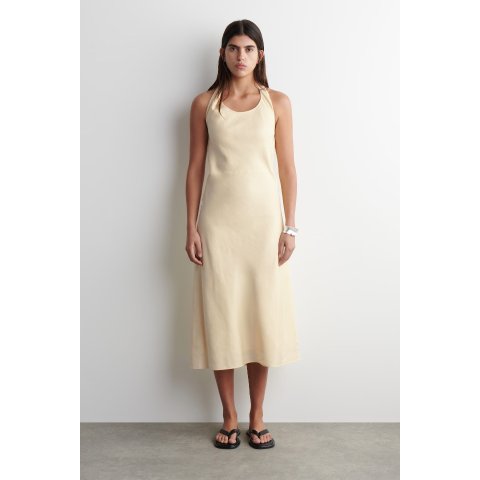 亚麻混纺挂脖连衣裙