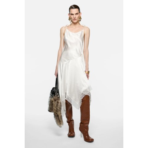 Satin 蕾丝连衣裙