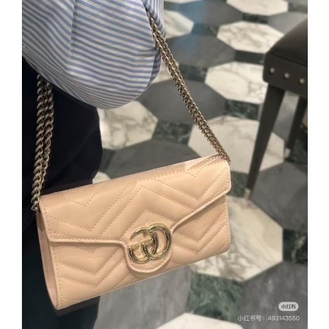 GG Marmont 粉色链条钱包