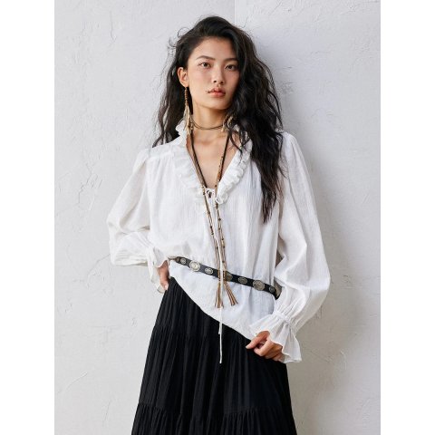 URban Revivo荷叶边V领衬衫