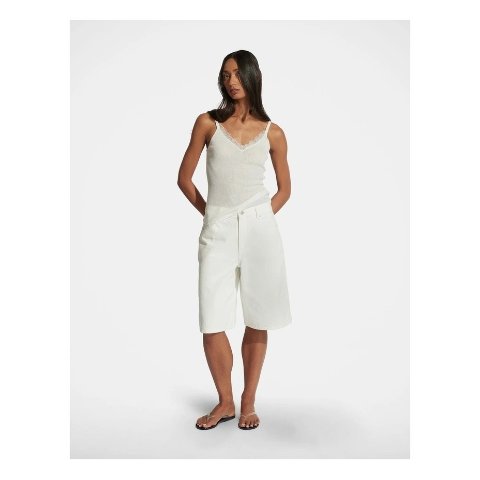 Simone 白色牛仔短裤