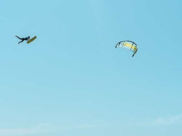 新西兰少年逆天一跃！19岁少年风筝...