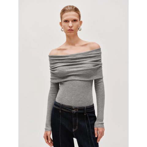 URban Revivo一字肩针织衫