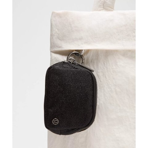 lululemonEverywhere 包挂 闪粉款