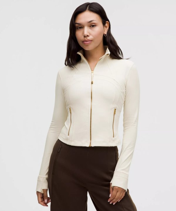 Define 短款 米白/金拉链