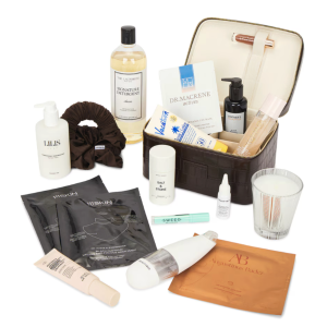 Revolve Ultimate Beauty Vault 彩妆套装