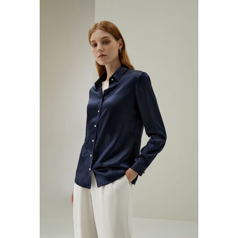 Classic 珍珠扣真丝衬衫