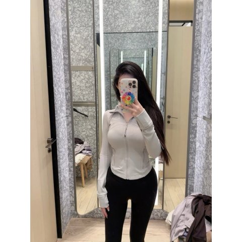 Define 短款连帽 鸽子灰