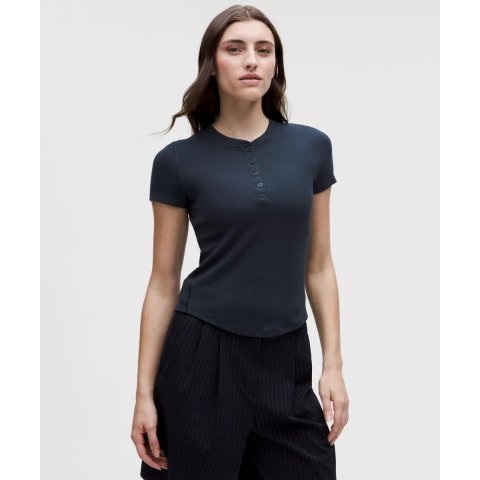 lululemonHold Tight 短袖Henley衫