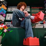 显眼包预定❓LEGO × Crocs 联名洞洞鞋要来了