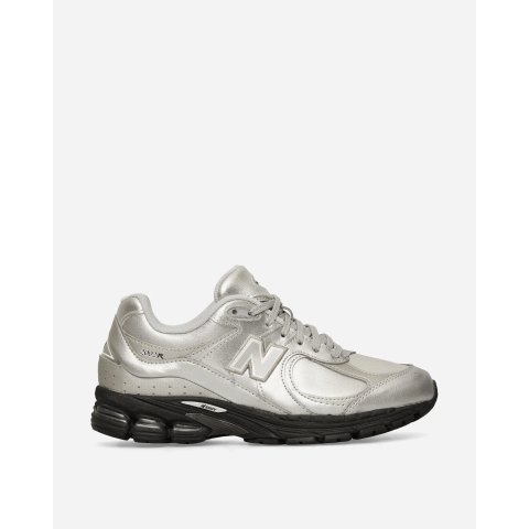 2002R 银色休闲鞋