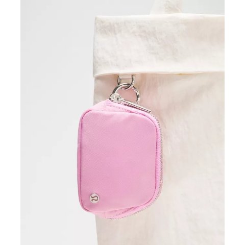 lululemonEverywhere Nano 包挂