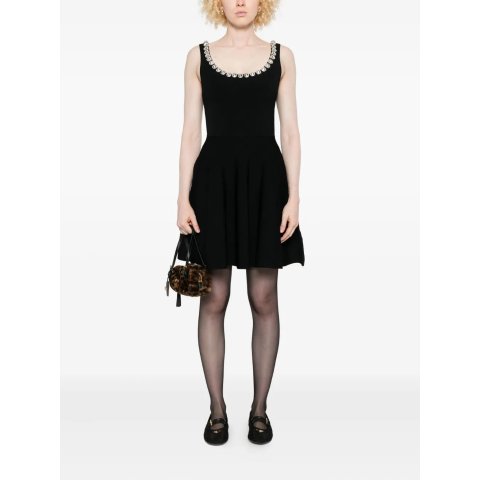 缀饰中长连衣裙