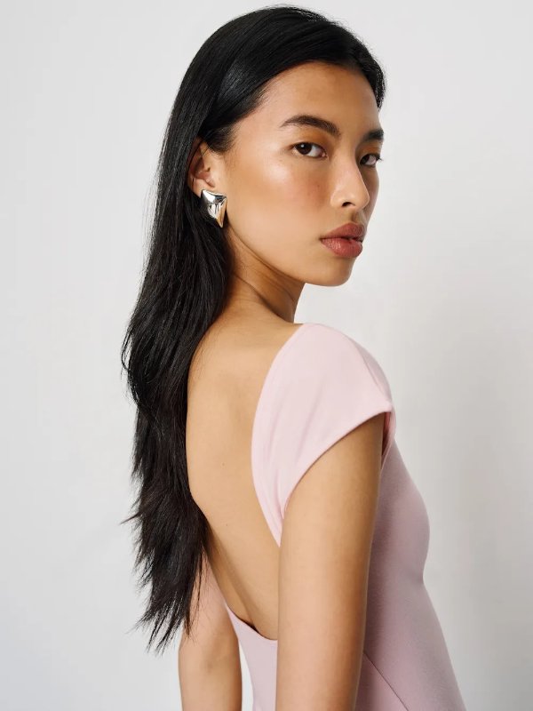 Soleil 针织露背连衣裙