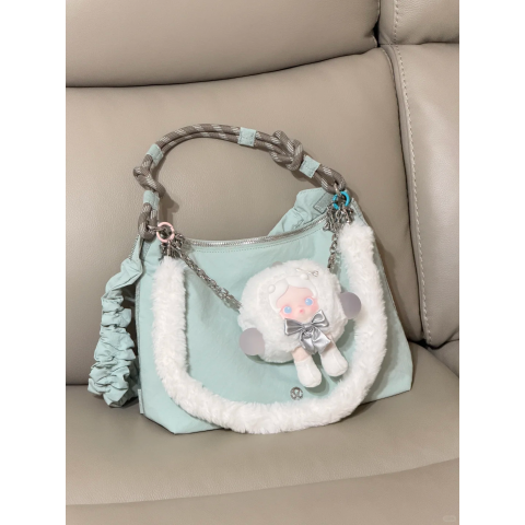 lululemon Ruched 斜挎包 6.5L @刘口水