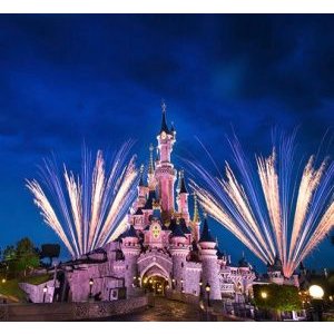 巴黎Disneyland迪士尼乐园两日门票+四星酒店住宿 只要98.5欧！快去迪士尼来一场说走就走的浪漫怀旧之旅吧~