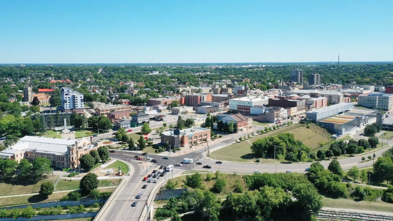 安省Brantford 一日游攻略 - 特色景点、彩绘桥、Bell故居等以及必吃餐厅推荐！