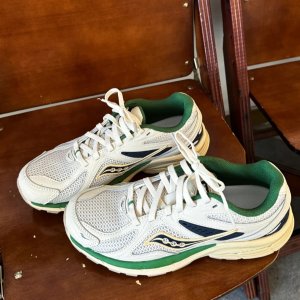 Saucony 再来一波价格震撼 粉墨配色 Jazz 81仅$27(官$100)