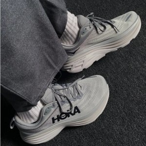 Hoka 年轻人的"足力健" | 封面Bondi 8 $199，男女款都有