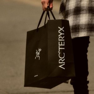 降！Arc'teryx 官网不折款 | Aerios运动鞋$154(之前$176)