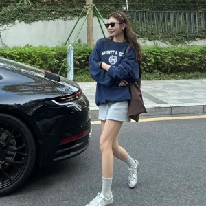 SSENSE 10月小黑五 Sporty&Rich 封面款卫衣$161(org.$215)